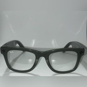 RAY-BAN SMART GLASSES WITH BUILT IN CAMERA